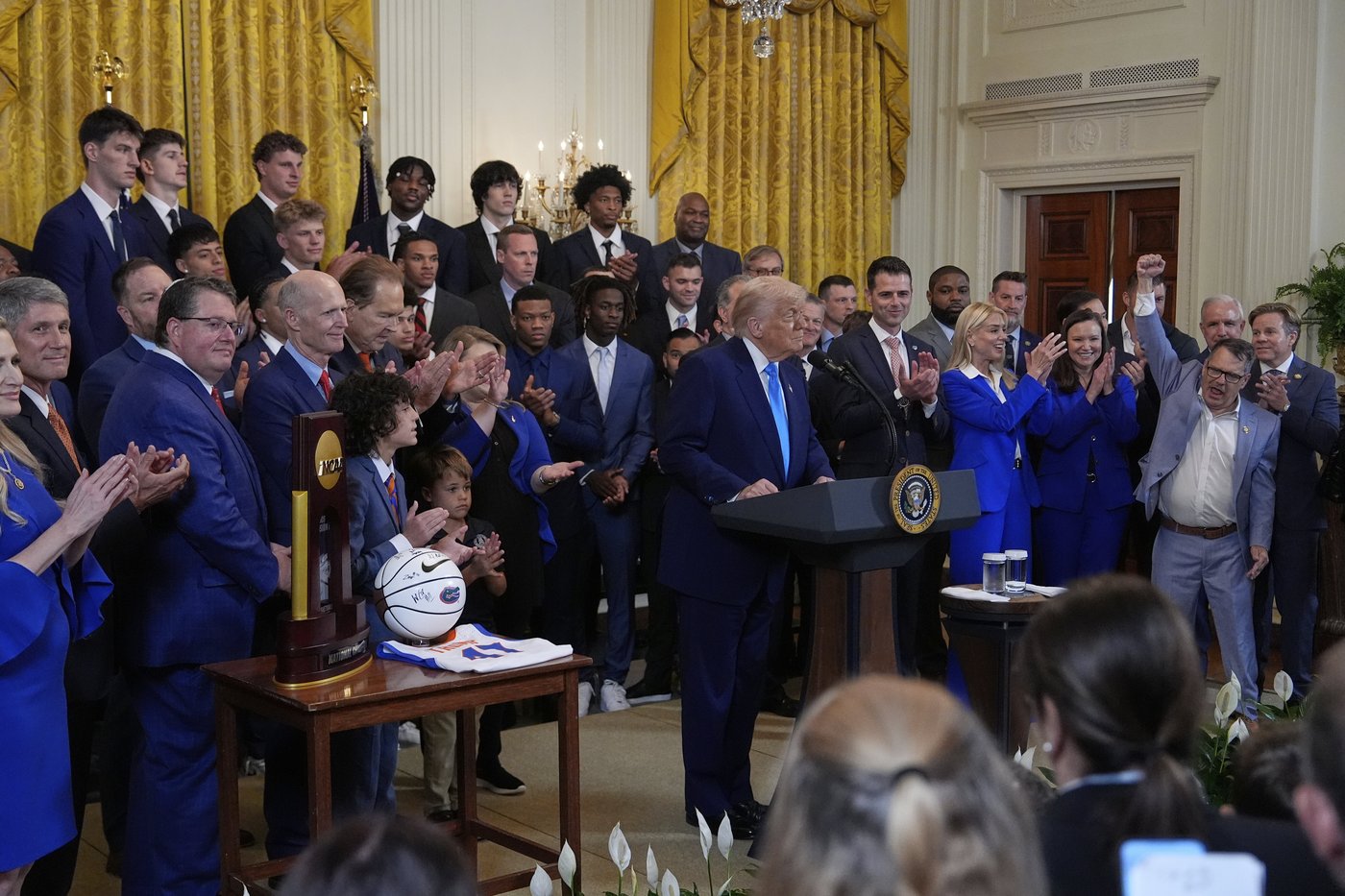 Trump hosts NCAA basketball champion Florida Gators at the White House | iNFOnews.ca Trump hosts NCAA basketball champion Florida Gators at the White House | iNFOnews.ca