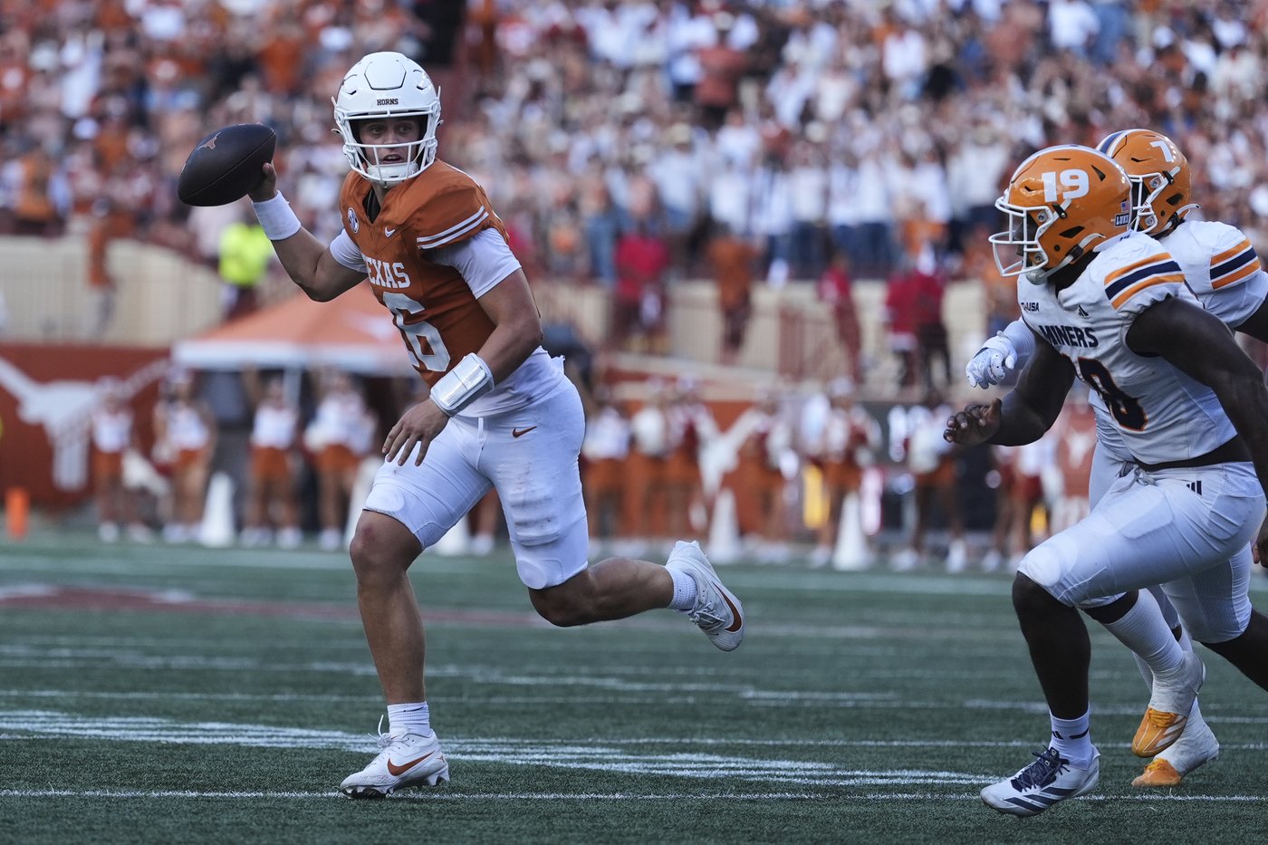 Texas QB Manning says 'I've got to play better' after another ragged outing for the Longhorns | iNFOnews.ca