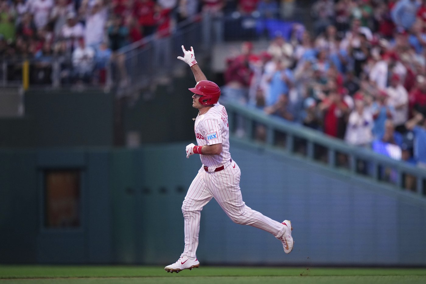 Turner, Harper power Phillies to 12-7 rout of Mariners | iNFOnews.ca Turner, Harper power Phillies to 12-7 rout of Mariners | iNFOnews.ca
