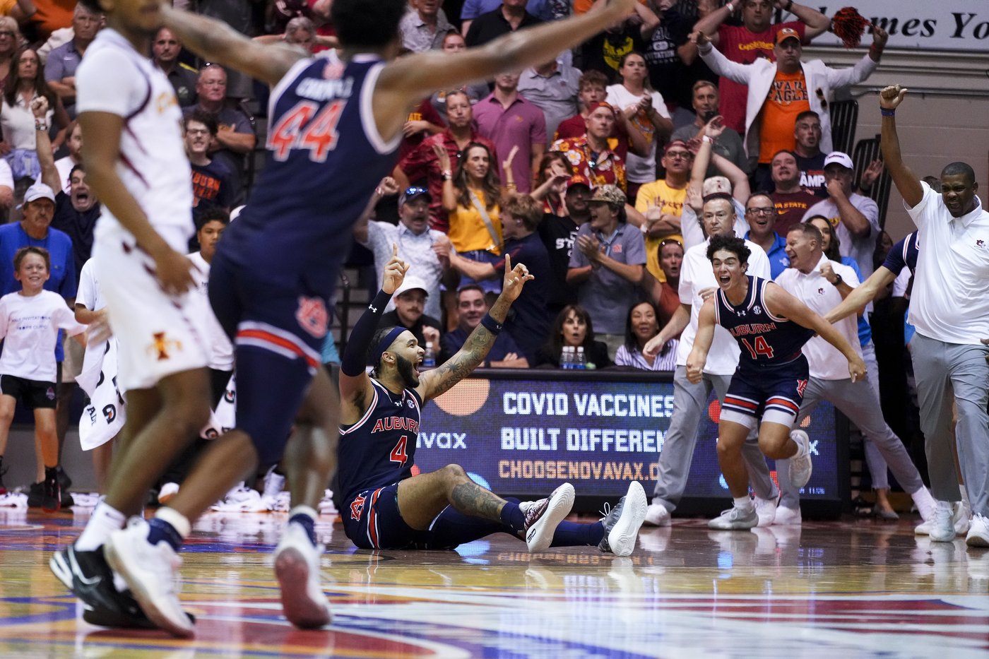 Johni Broome scores winning putback to lead No. 4 Auburn past No. 5 Iowa State, 83-81 | iNFOnews.ca