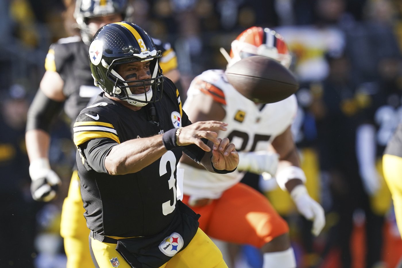 Eagles try to cast aside perceived Hurts-Brown relationship issues ahead of Steelers showdown | iNFOnews.ca Eagles try to cast aside perceived Hurts-Brown relationship issues ahead of Steelers showdown | iNFOnews.ca