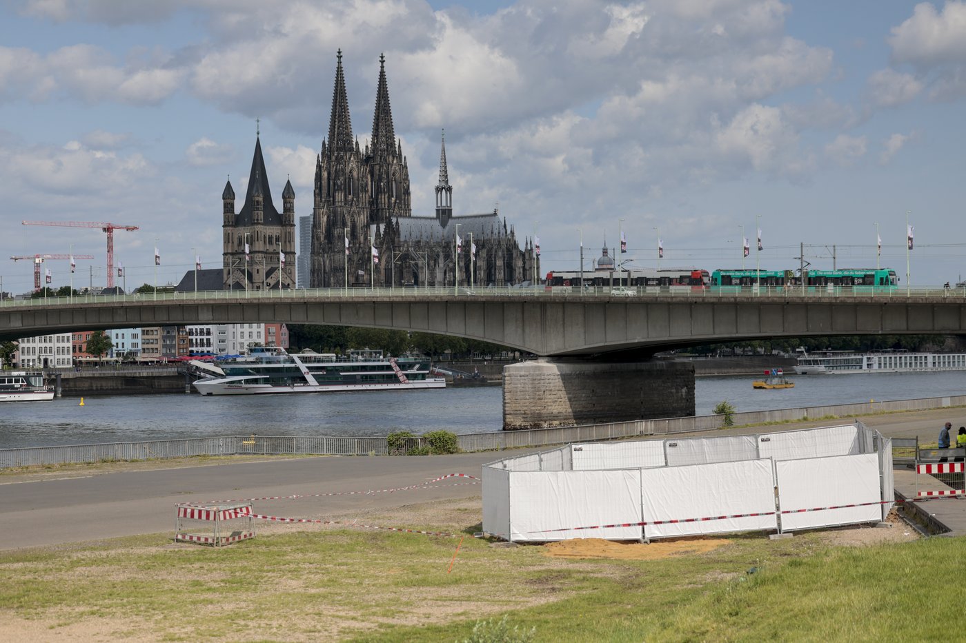 3 World War II bombs are defused in a German city's biggest postwar evacuation | iNFOnews.ca 3 World War II bombs are defused in a German city's biggest postwar evacuation | iNFOnews.ca