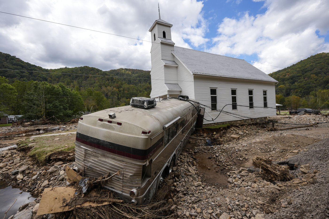 The search for the missing hits snags at every corner as Helene's death toll tops 200 | iNFOnews.ca