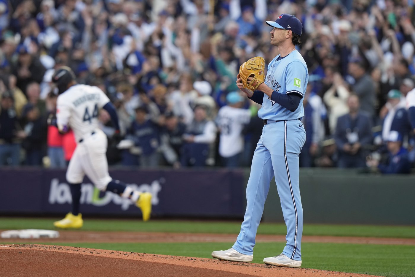 Bieber to start Game 7 of ALCS for Blue Jays after joining team at trade deadline | iNFOnews.ca