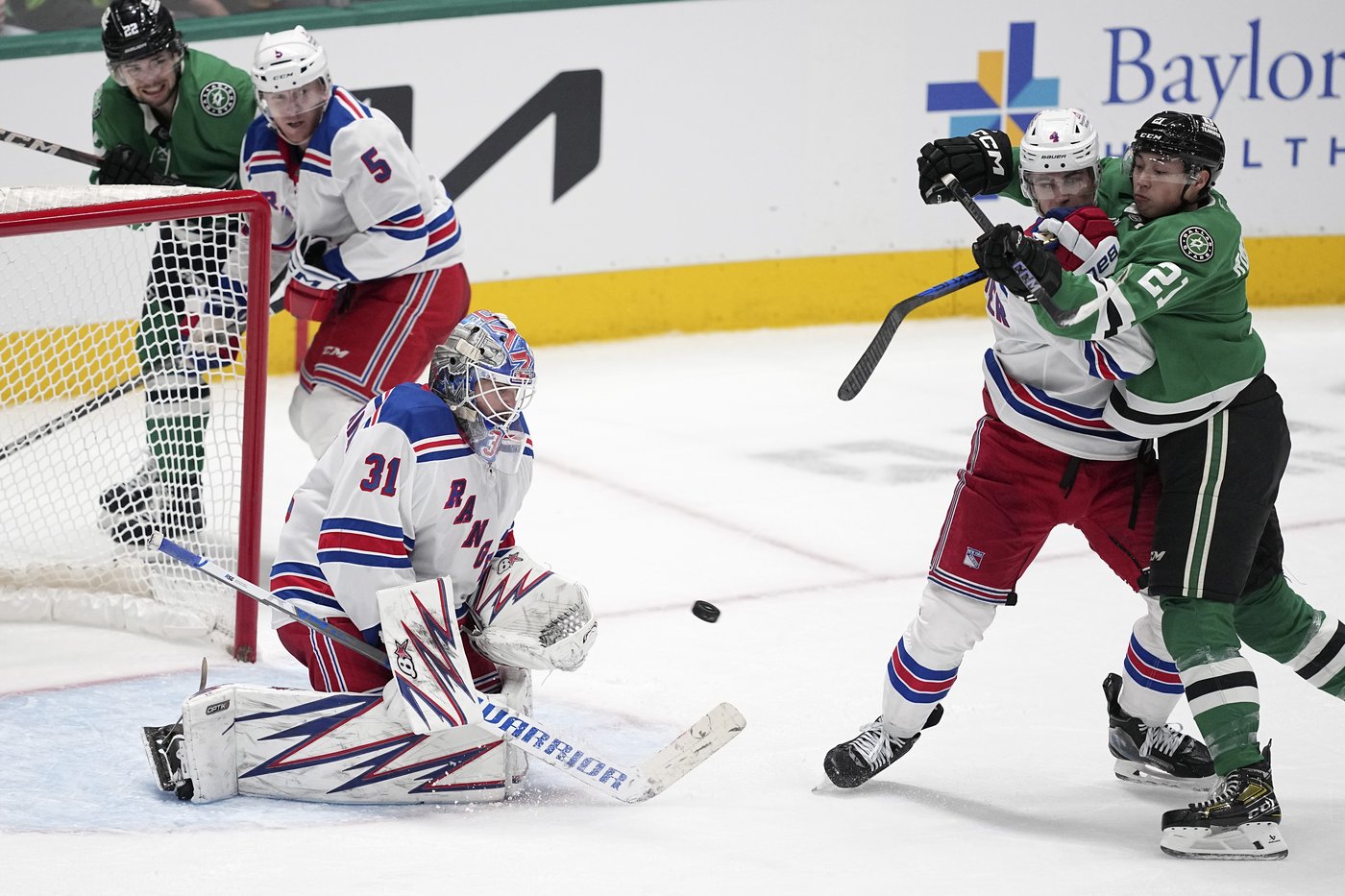 Shesterkin dazzles with 41 saves as Rangers beat Stars 3-1 to end three-game losing streak | iNFOnews.ca Shesterkin dazzles with 41 saves as Rangers beat Stars 3-1 to end three-game losing streak | iNFOnews.ca