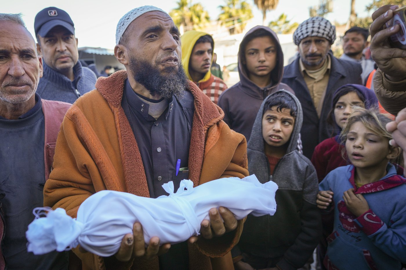 A fourth infant dies of the winter cold in Gaza as families share blankets in seaside tents | iNFOnews.ca A fourth infant dies of the winter cold in Gaza as families share blankets in seaside tents | iNFOnews.ca