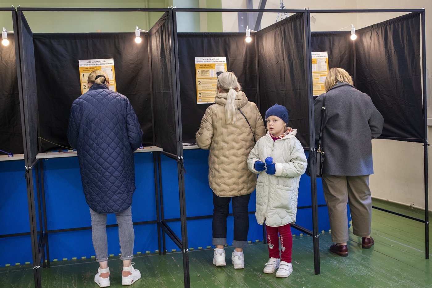 Lithuanians vote in parliamentary election with many looking for change despite a strong economy | iNFOnews.ca Lithuanians vote in parliamentary election with many looking for change despite a strong economy | iNFOnews.ca