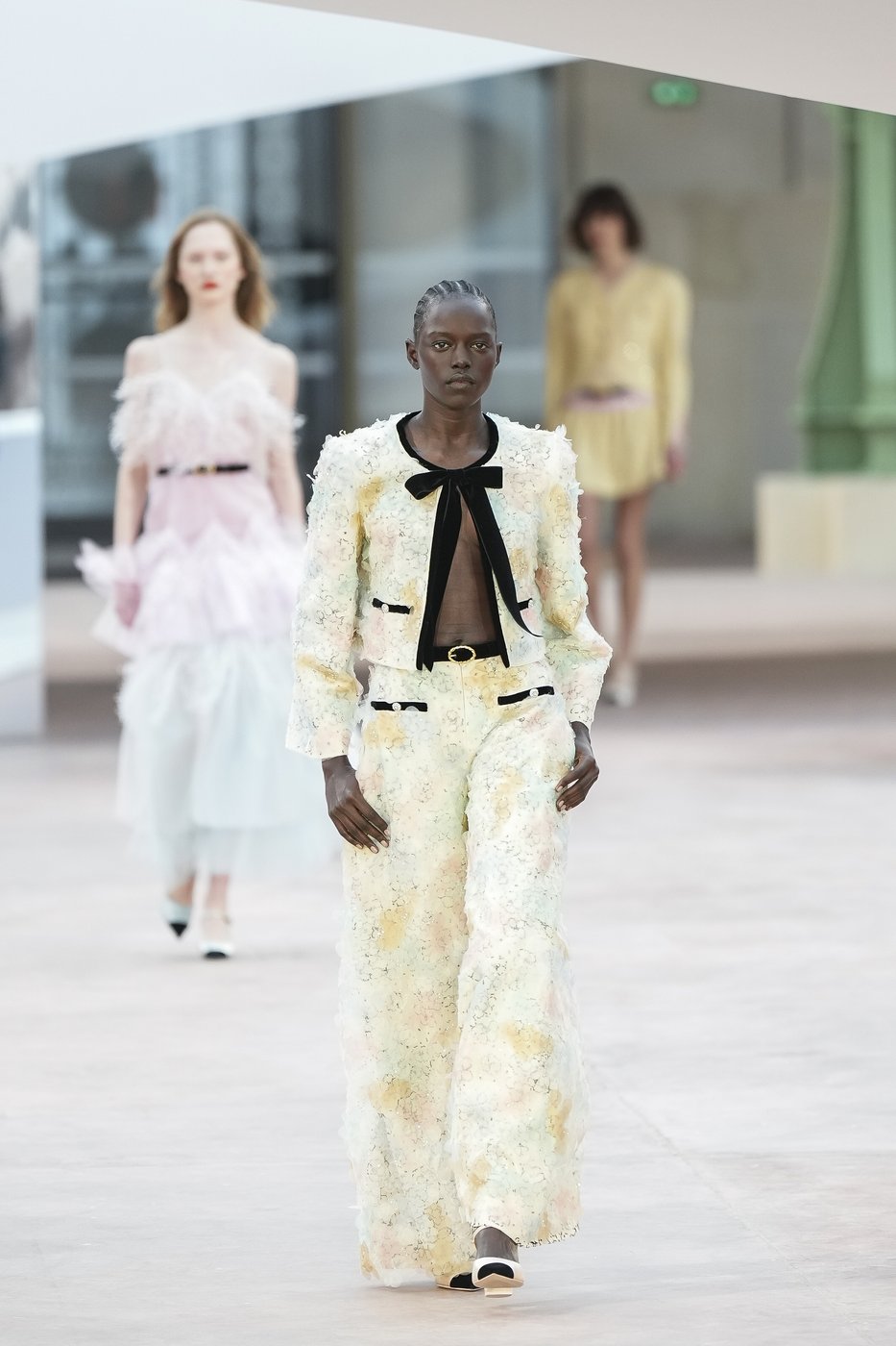 Chanel stuns with color, and Kylie Jenner, in Paris couture show | iNFOnews.ca