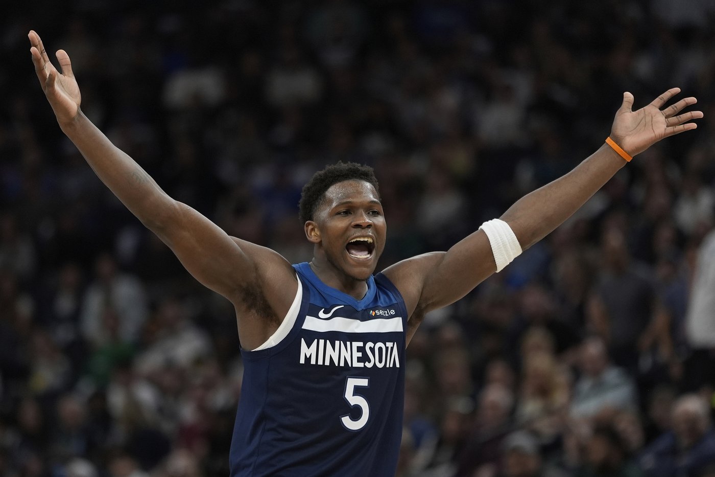 Timberwolves' Anthony Edwards fined $50,000 for obscene gesture and comment directed at heckler | iNFOnews.ca