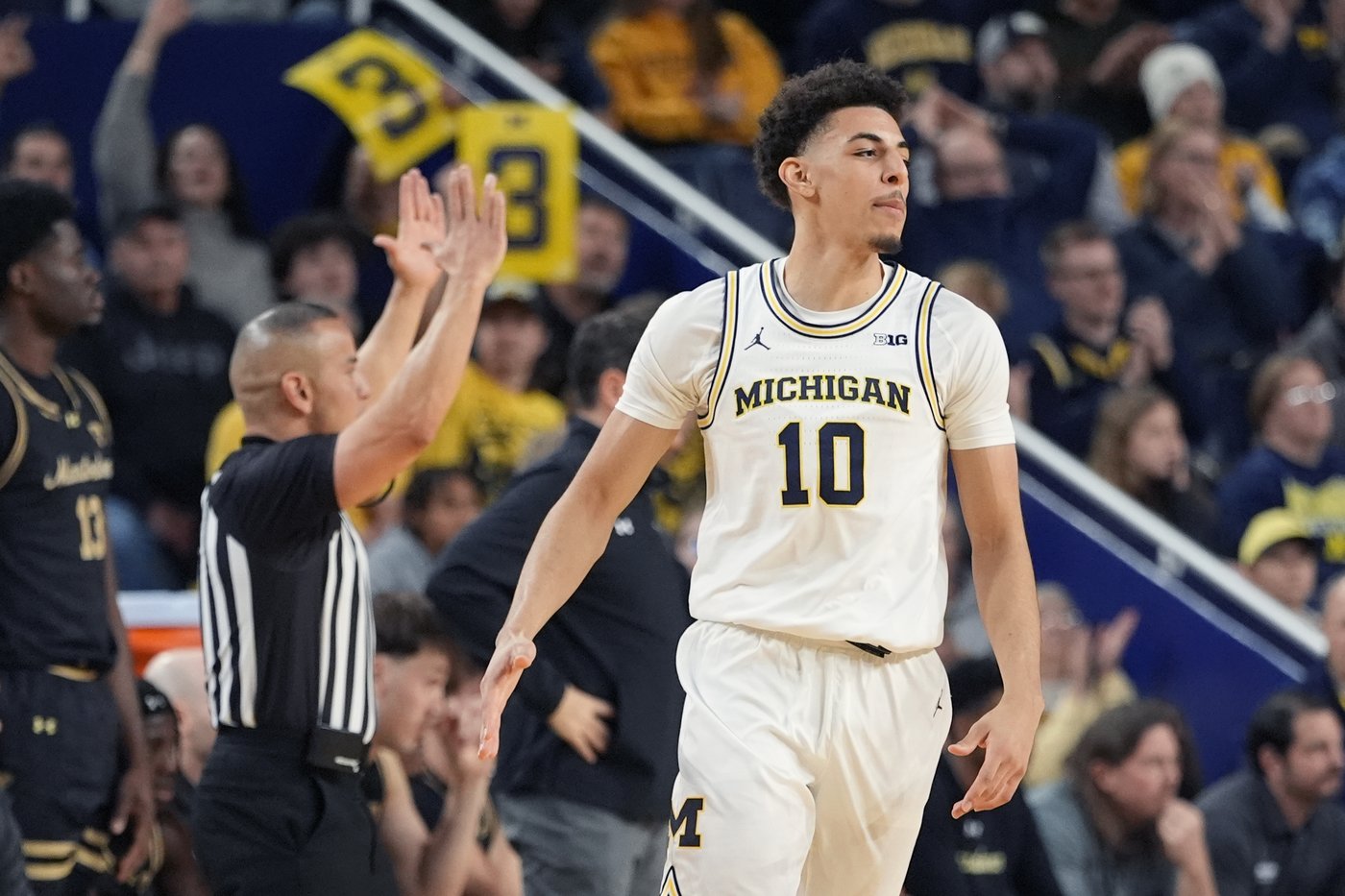 Tre Donaldson leads No. 24 Michigan to 89-58 rout of Purdue-Fort Wayne | iNFOnews.ca Tre Donaldson leads No. 24 Michigan to 89-58 rout of Purdue-Fort Wayne | iNFOnews.ca