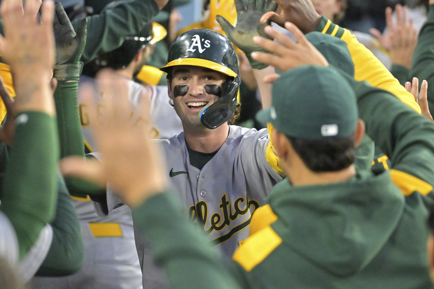 Jacob Wilson comes home to Los Angeles and leads Athletics' 18-hit attack in 11-1 rout of Dodgers | iNFOnews.ca