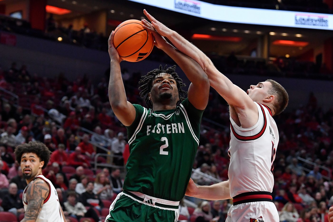 Defense leads the way for No. 6 Louisville in 87-46 rout of Eastern Michigan | iNFOnews.ca