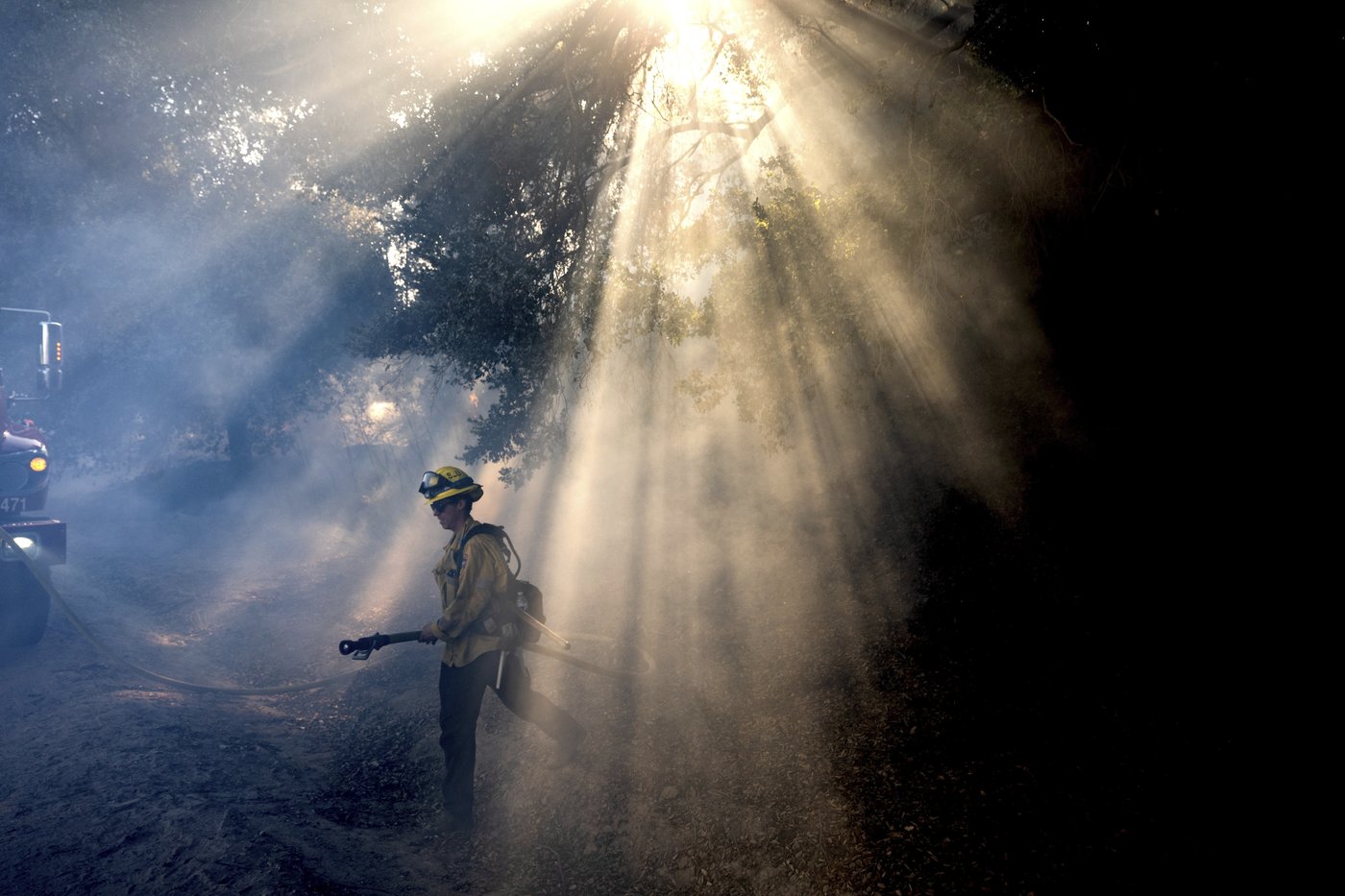 Fire crews on both US coasts battle wildfires | iNFOnews.ca Fire crews on both US coasts battle wildfires | iNFOnews.ca