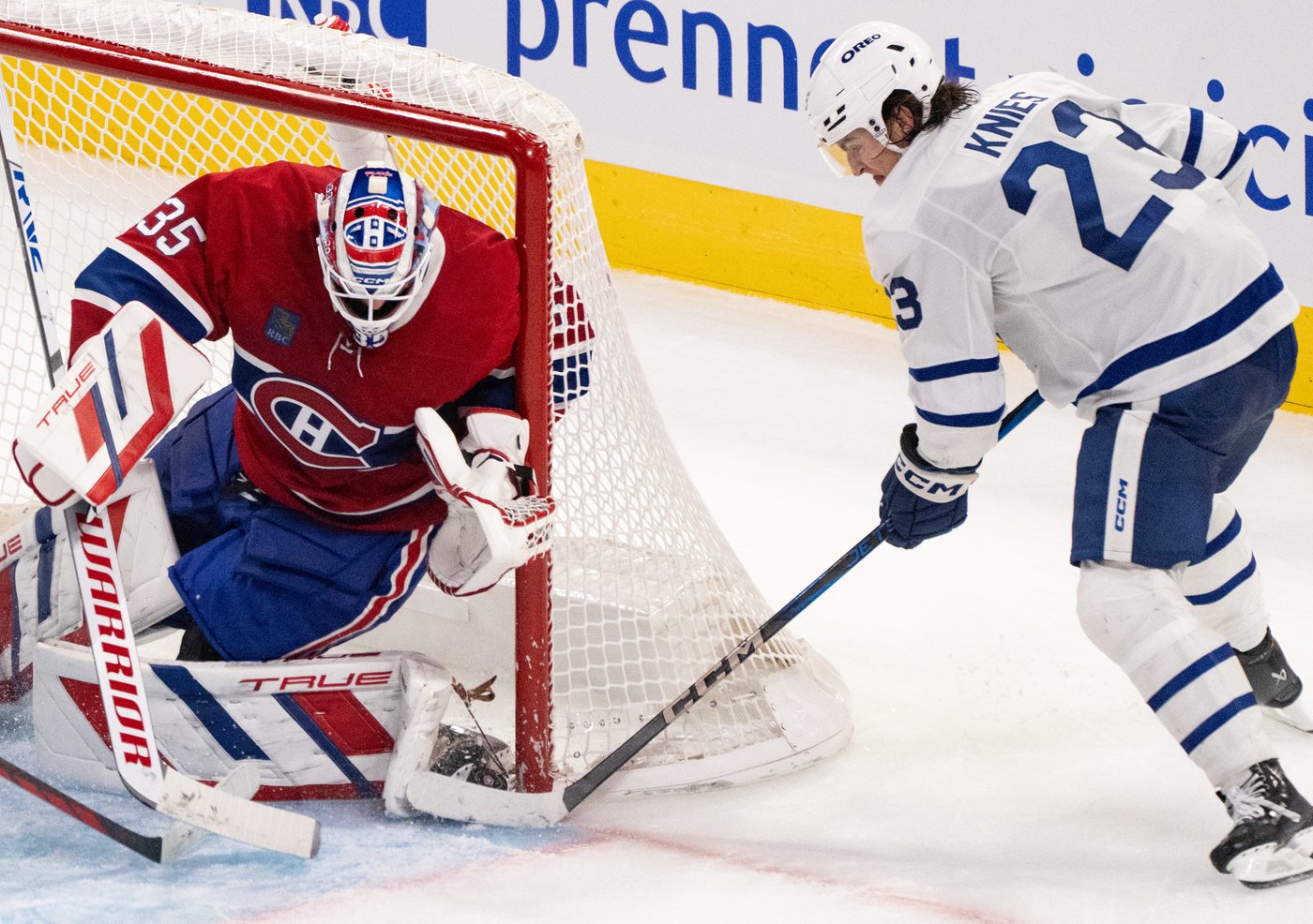 Montembeault shows he's up to the task as Canadiens' No. 1 in season-opening win | iNFOnews.ca Montembeault shows he's up to the task as Canadiens' No. 1 in season-opening win | iNFOnews.ca