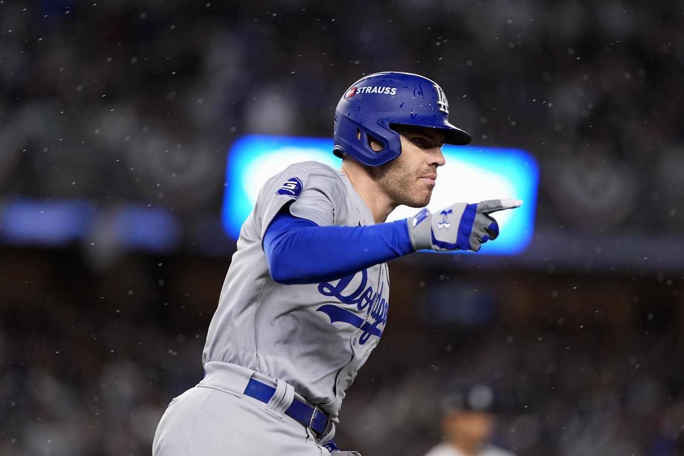 Freddie Freeman homers again for Dodgers early in Game 4 to set a pair of World Series records | iNFOnews.ca