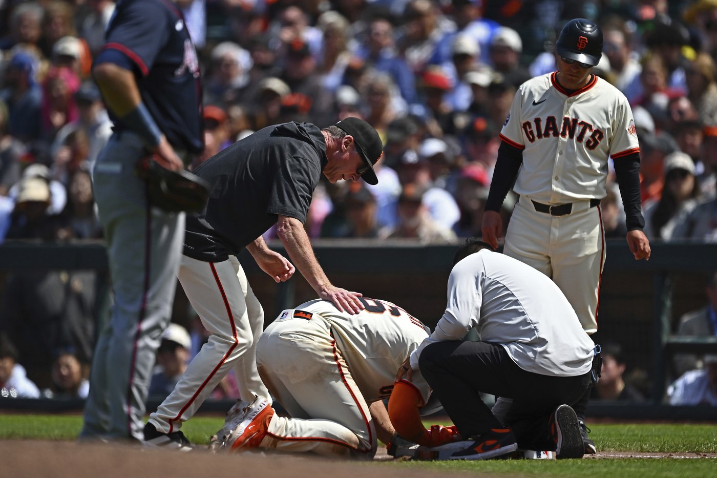 Giants third baseman Matt Chapman goes on 10-day injured list with sprained right hand | iNFOnews.ca Giants third baseman Matt Chapman goes on 10-day injured list with sprained right hand | iNFOnews.ca