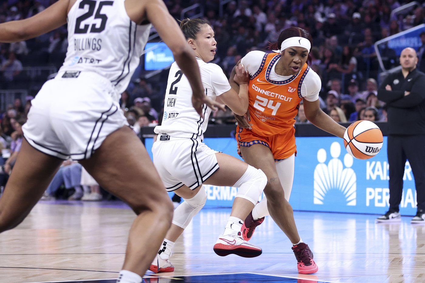 Kayla Thornton scores 21 as Valkyries hand Sun 6th consecutive loss, 87-63 | iNFOnews.ca Kayla Thornton scores 21 as Valkyries hand Sun 6th consecutive loss, 87-63 | iNFOnews.ca