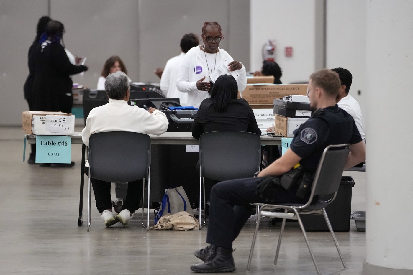 Detroit strengthens security at sites where ballots are counted | iNFOnews.ca Detroit strengthens security at sites where ballots are counted | iNFOnews.ca