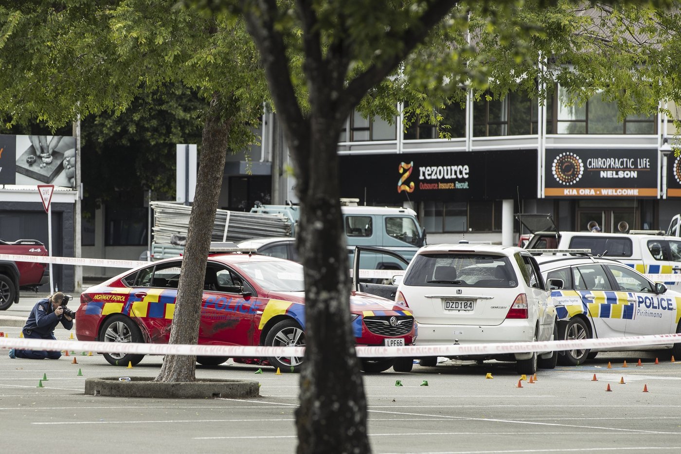 Driver runs down 2 New Zealand police officers, killing 1 | iNFOnews.ca Driver runs down 2 New Zealand police officers, killing 1 | iNFOnews.ca