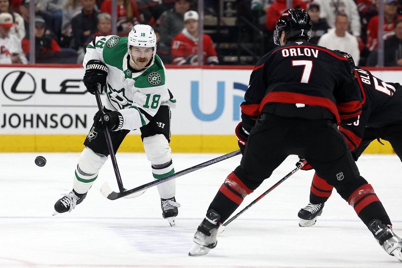 Hurricanes rally with 5-goal third period, beating the Stars 6-4 | iNFOnews.ca Hurricanes rally with 5-goal third period, beating the Stars 6-4 | iNFOnews.ca