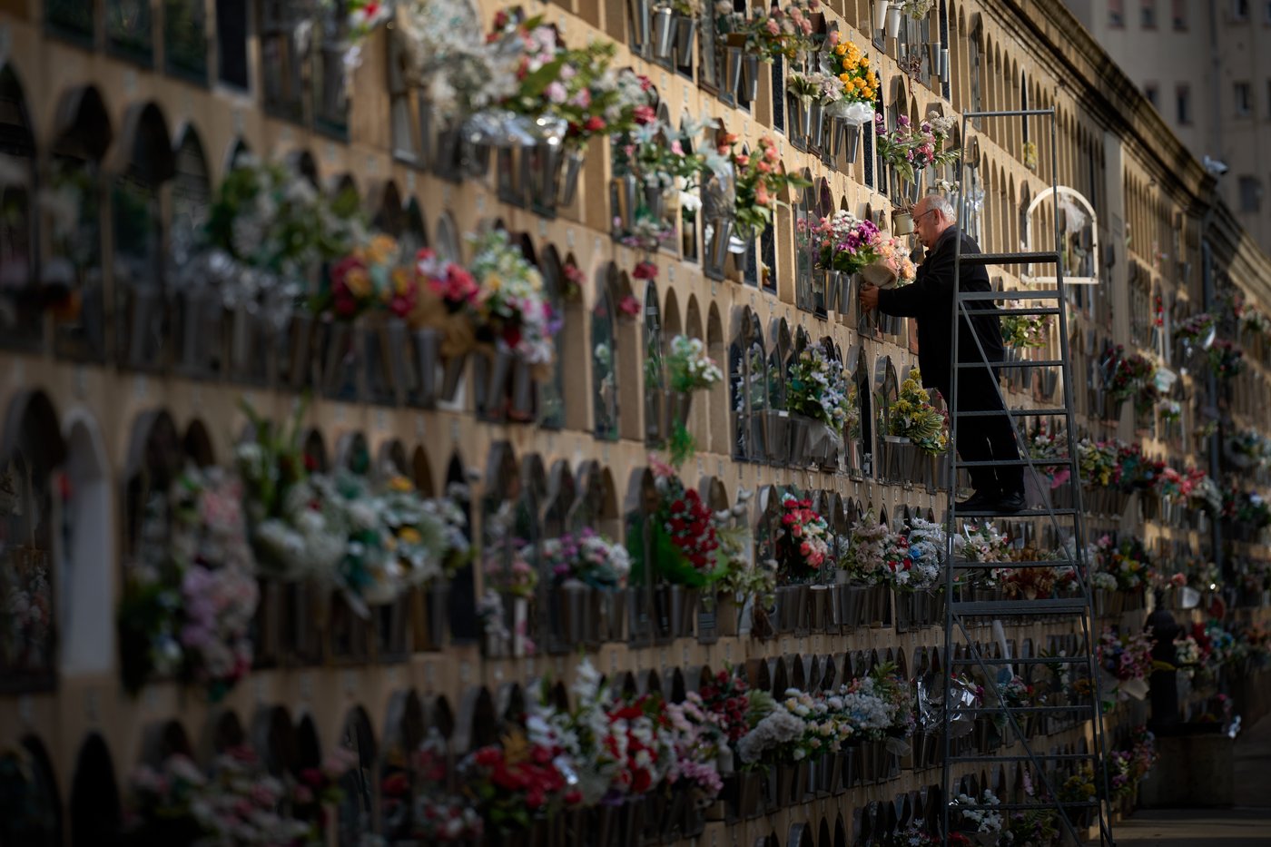 Halloween and a declining Christian tradition coexist on All Saints' Day in Spain | iNFOnews.ca