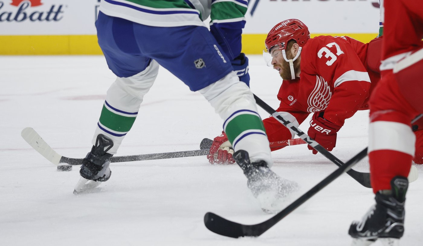 Jake DeBrusk scores hat trick, including OT game-winner, as Canucks top Red Wings 5-4 | iNFOnews.ca