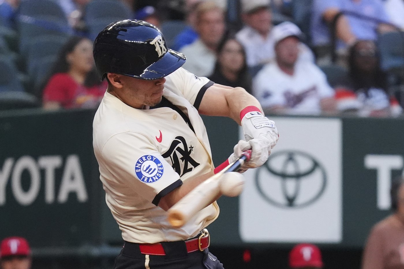 Rangers' slumbering bats come alive in 11-1 victory over Cardinals | iNFOnews.ca