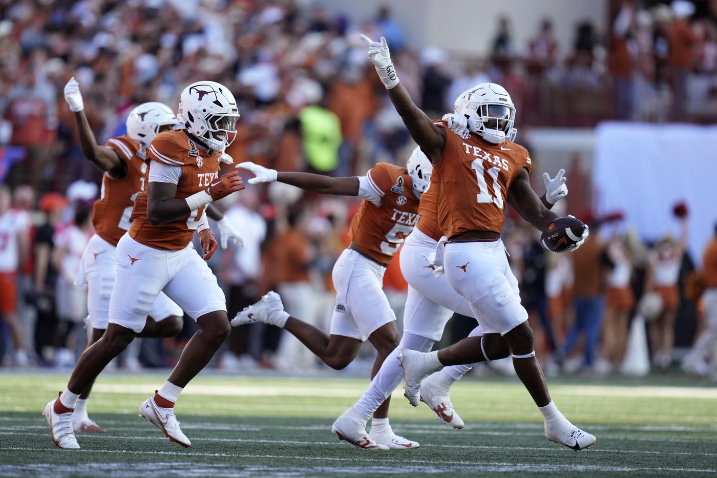 Texas' goal-line wall will be tested by Arizona State's wrecking ball running back Scattebo | iNFOnews.ca Texas' goal-line wall will be tested by Arizona State's wrecking ball running back Scattebo | iNFOnews.ca