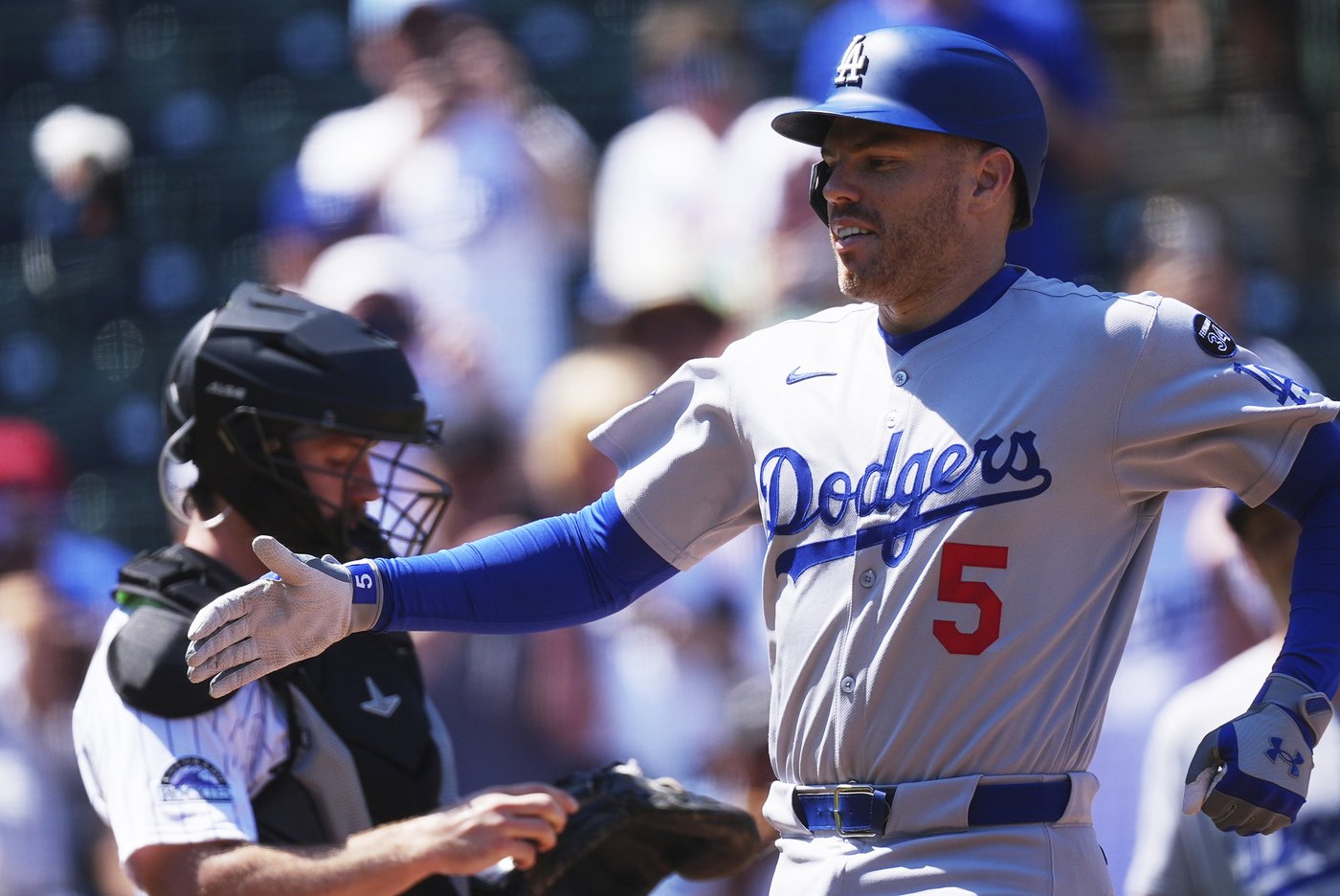 Freeman hits 2-run homer in 1st inning, Kershaw wins 4th straight start as Dodgers beat Rockies 9-5 | iNFOnews.ca
