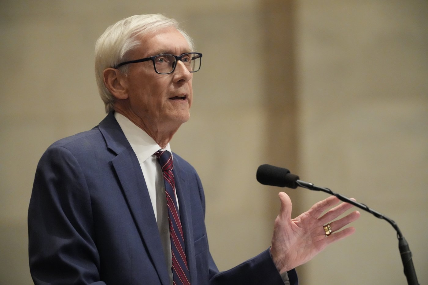 Wisconsin's Democratic governor calls for tax cuts, pushback on Trump's tariffs | iNFOnews.ca