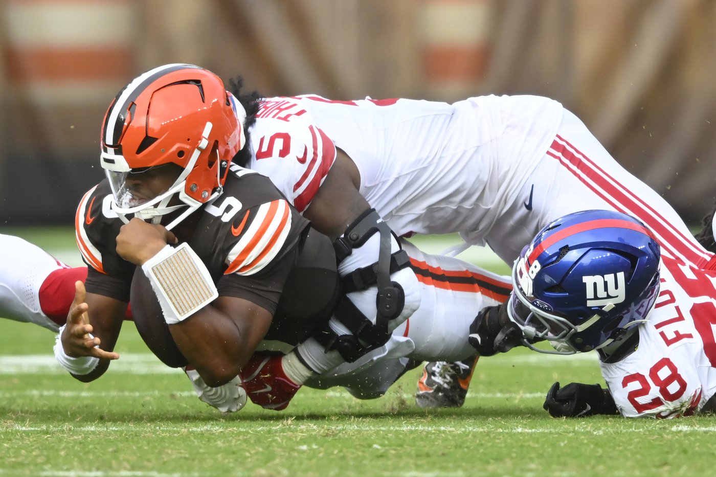 Rookie Malik Nabers catches 2 TD passes from Daniel Jones as Giants hold off banged-up Browns 21-15 | iNFOnews.ca Rookie Malik Nabers catches 2 TD passes from Daniel Jones as Giants hold off banged-up Browns 21-15 | iNFOnews.ca