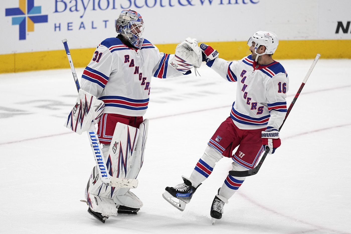 Shesterkin dazzles with 41 saves as Rangers beat Stars 3-1 to end three-game losing streak | iNFOnews.ca Shesterkin dazzles with 41 saves as Rangers beat Stars 3-1 to end three-game losing streak | iNFOnews.ca