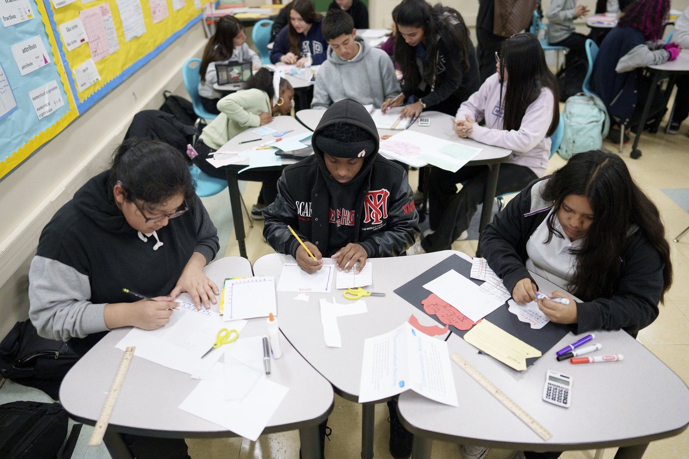 US high school students lose ground in math and reading, continuing yearslong decline | iNFOnews.ca US high school students lose ground in math and reading, continuing yearslong decline | iNFOnews.ca
