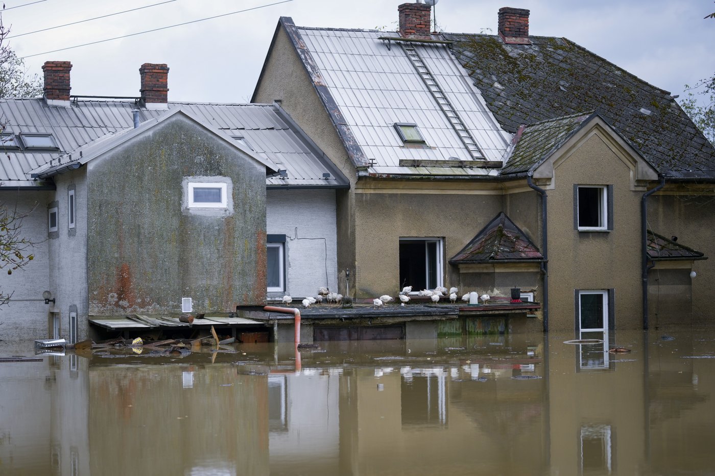Rising rivers threaten southern Poland as flooding recedes elsewhere in Central Europe | iNFOnews.ca