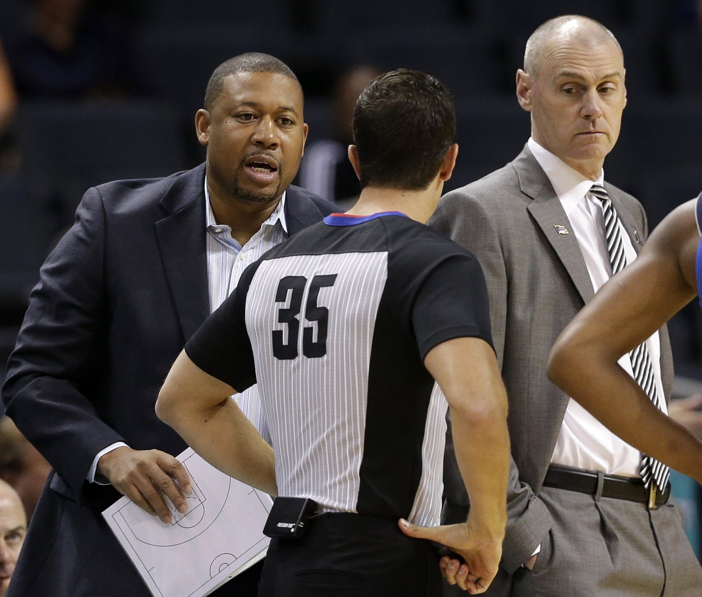 Mavericks suspend unidentified employee after arrest of assistant coach Darrell Armstrong | iNFOnews.ca
