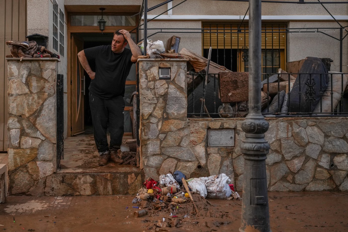 Spain searches for bodies after flood of the century claims at least 95 lives | iNFOnews.ca