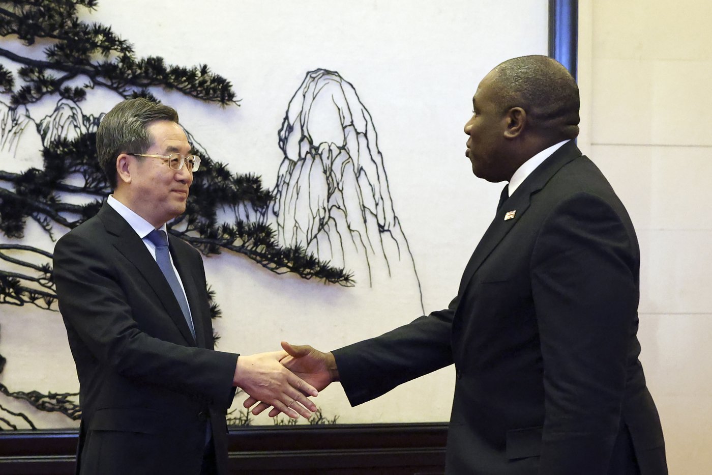 UK Foreign Secretary Lammy says engagement with China is necessary at start of 2-day visit | iNFOnews.ca