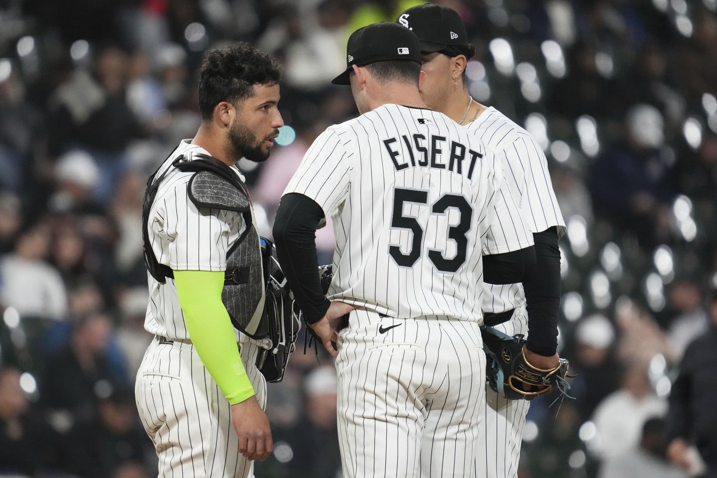 Durbin gets key 2-run single as the Brewers beat the lowly White Sox 7-2 | iNFOnews.ca Durbin gets key 2-run single as the Brewers beat the lowly White Sox 7-2 | iNFOnews.ca