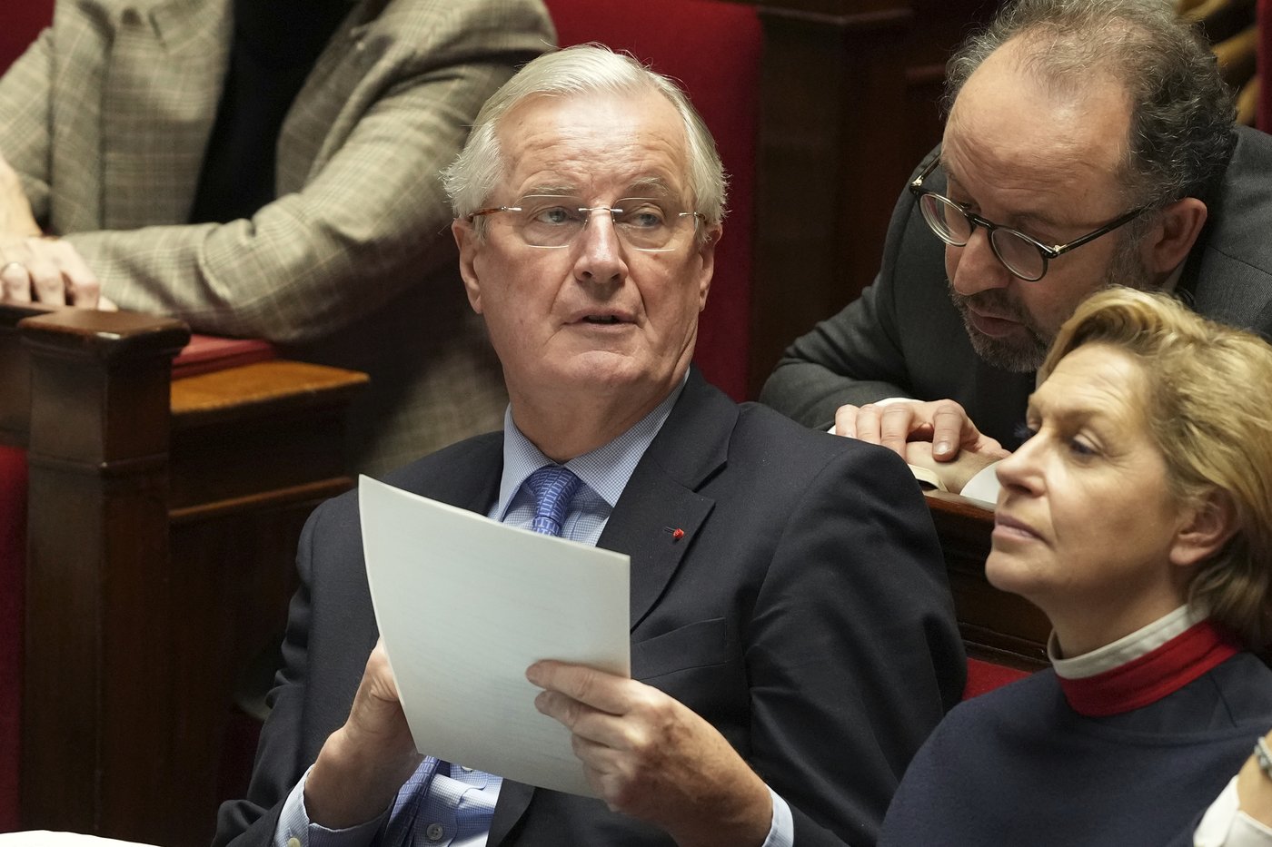French lawmakers vote to oust prime minister in the first successful no-confidence vote since 1962 | iNFOnews.ca