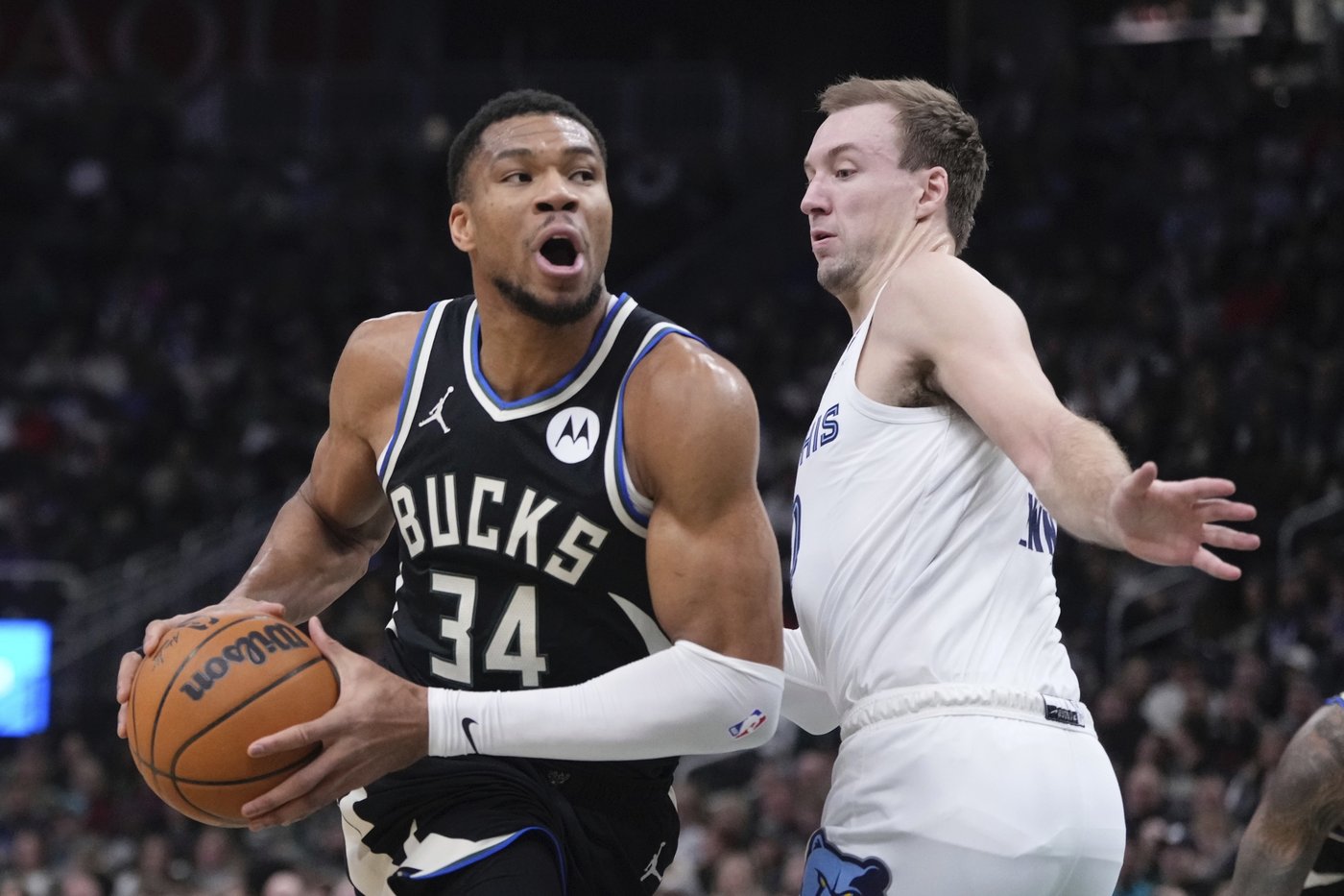 Antetokounmpo scratched just before Bucks’ game against Hornets because of tightness in left calf | iNFOnews.ca