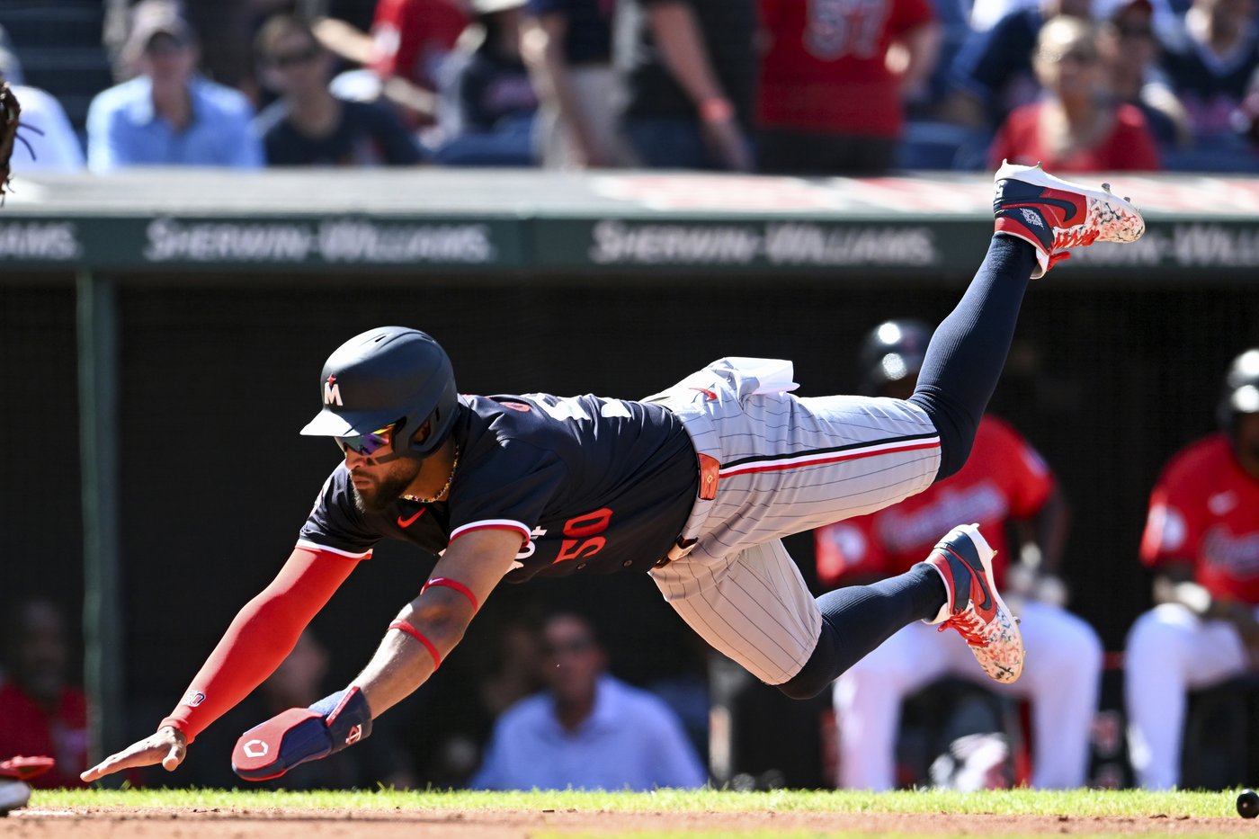 Guardians clinch AL playoff berth with walk-off, 3-2 win in 10 innings over Twins | iNFOnews.ca Guardians clinch AL playoff berth with walk-off, 3-2 win in 10 innings over Twins | iNFOnews.ca