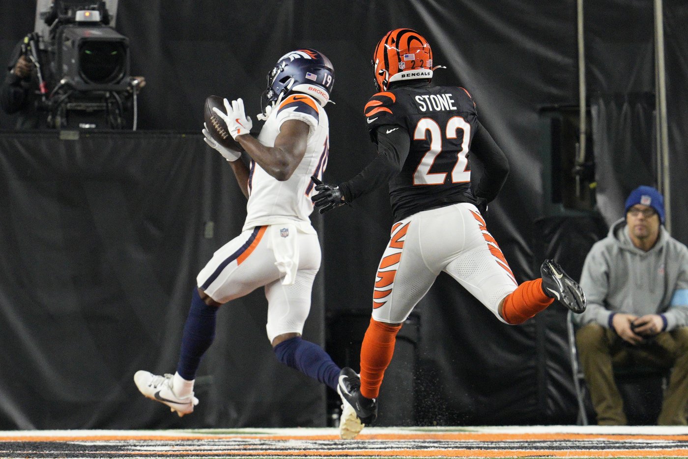 Broncos miss another chance to secure playoff berth, forcing a must-win scenario against Chiefs | iNFOnews.ca