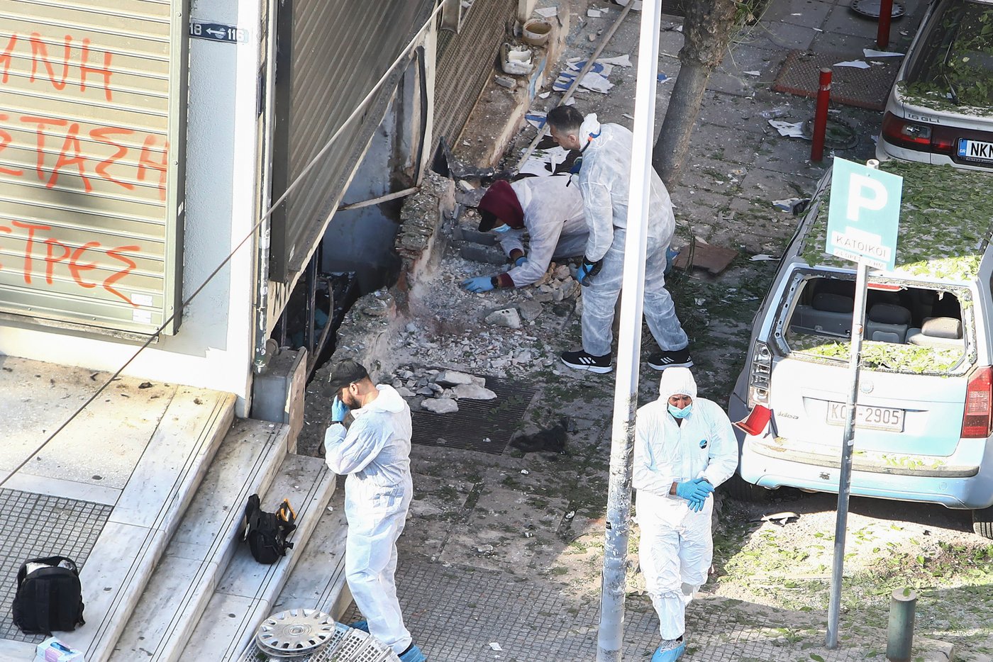 Woman dies when a bomb she is carrying explodes in the Greek city of Thessaloniki, police say | iNFOnews.ca