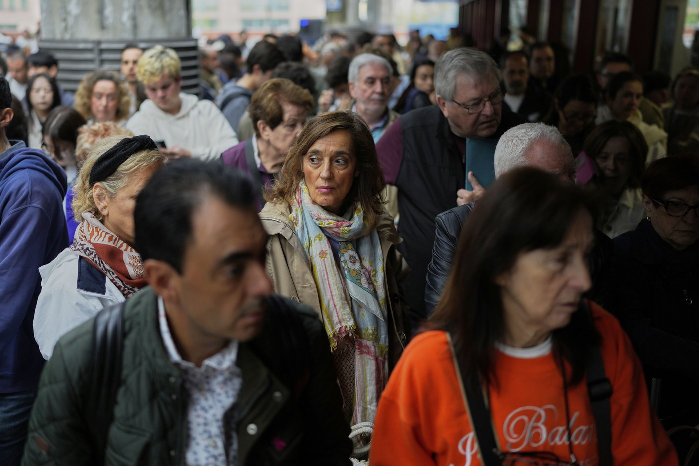Cable theft in Spain delays thousands of high-speed rail passengers | iNFOnews.ca