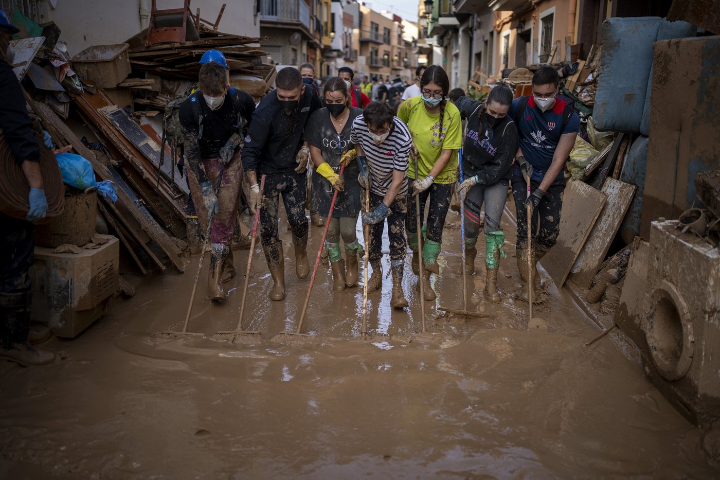 A week after Spain's floods, families hope that the missing are alive with 89 unaccounted for | iNFOnews.ca A week after Spain's floods, families hope that the missing are alive with 89 unaccounted for | iNFOnews.ca