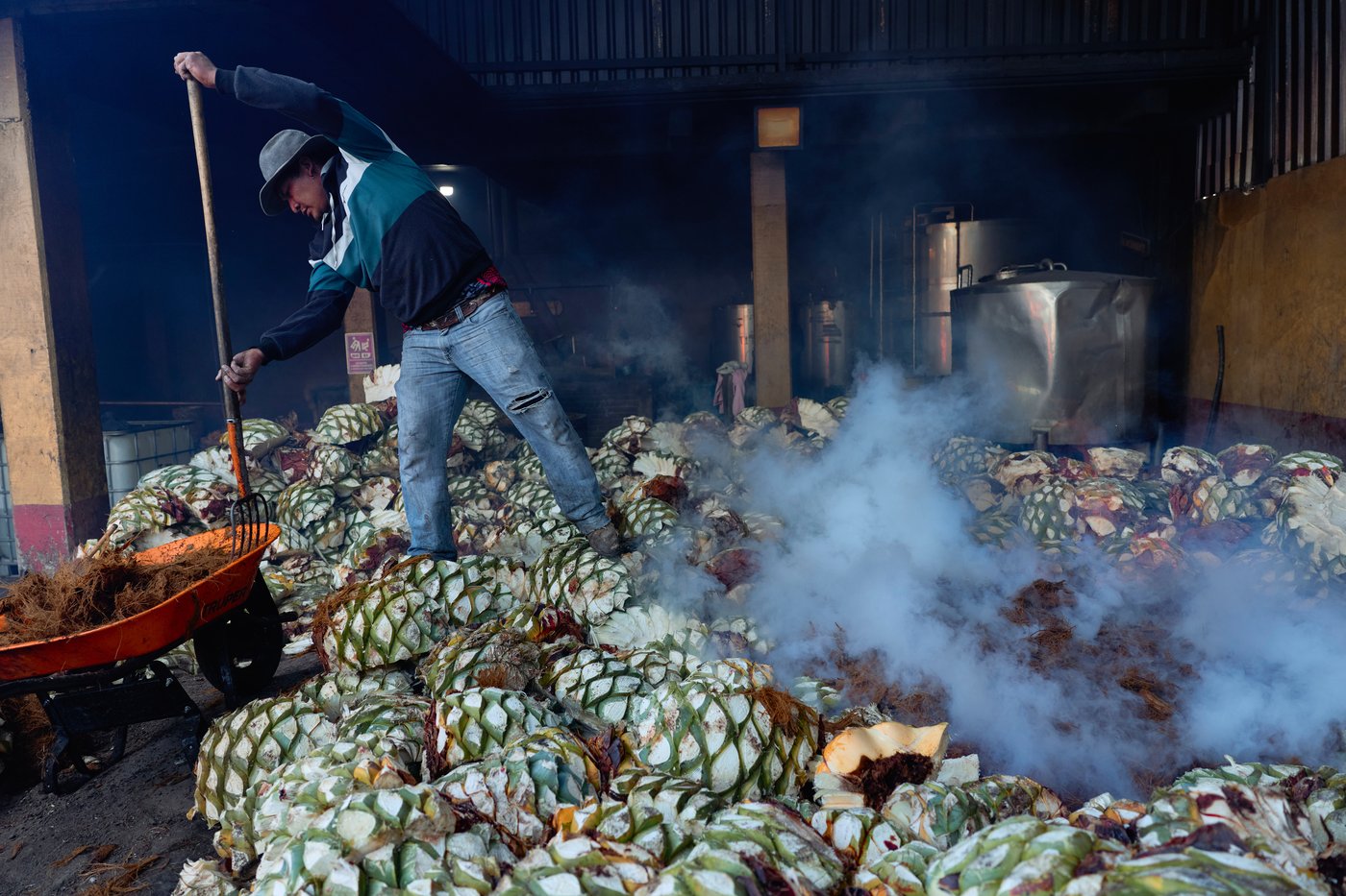See how mezcal is made in Mexico | iNwine See how mezcal is made in Mexico | iNwine