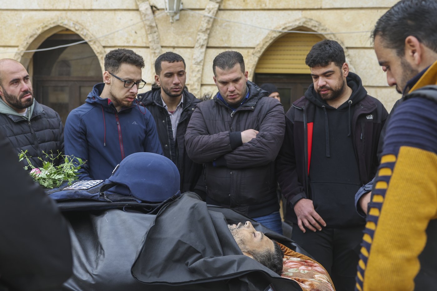 Syria's insurgency leader tours seized city of Aleppo, as fierce battles intensify near Hama | iNFOnews.ca