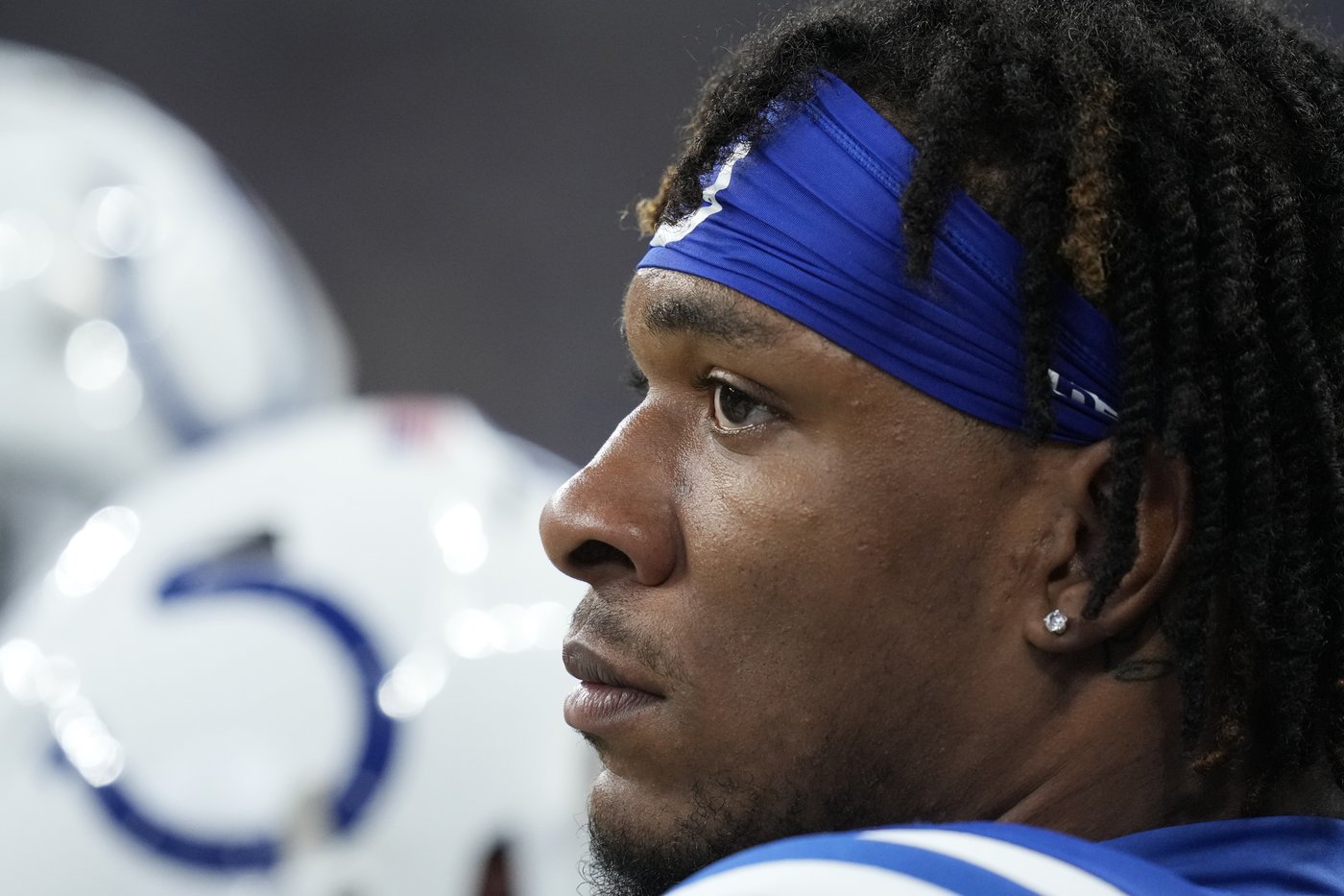 Anthony Richardson hurts hip on latest hard hit he could have avoided | iNFOnews.ca Anthony Richardson hurts hip on latest hard hit he could have avoided | iNFOnews.ca