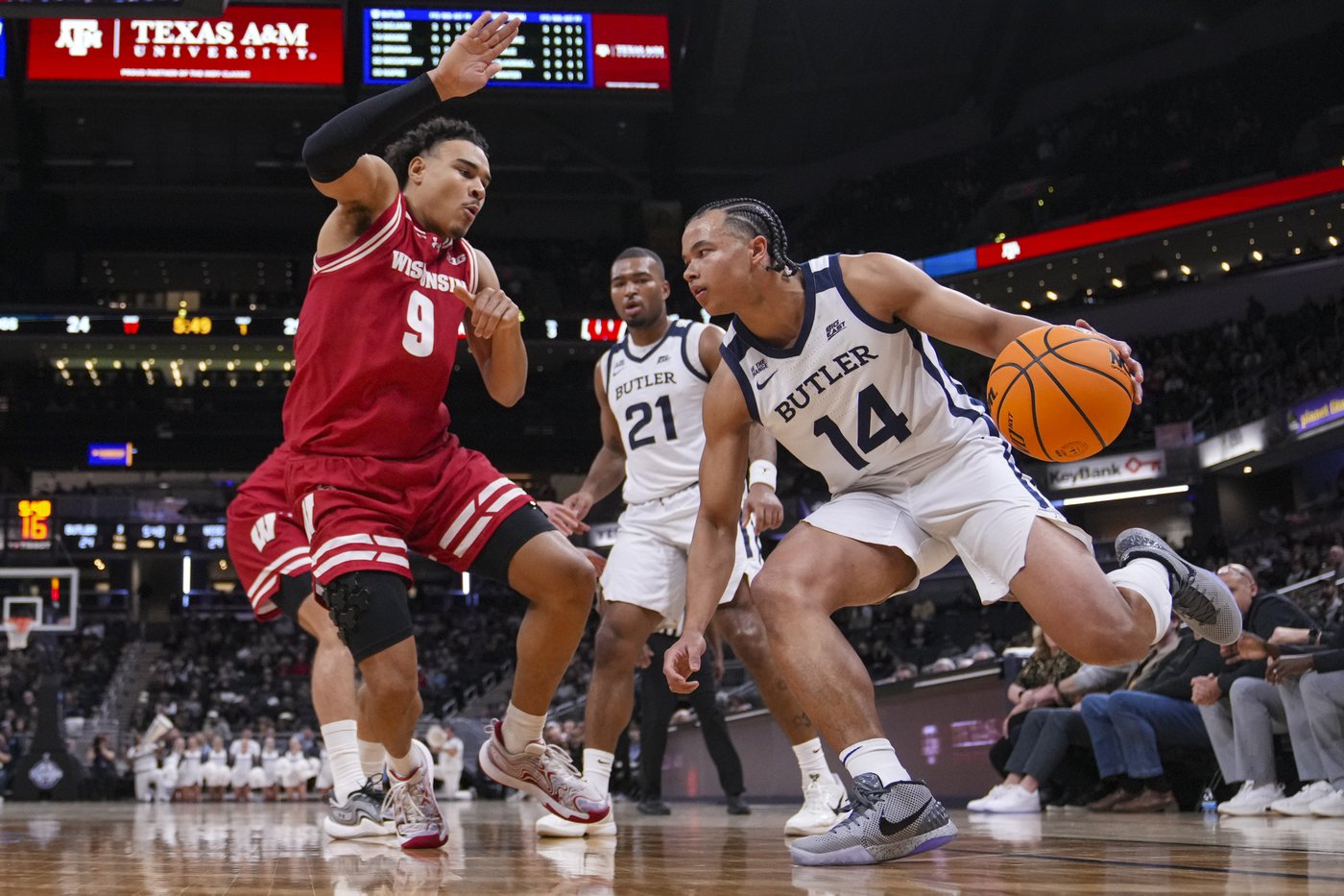 Nolan Winter scores a season-high 20 points to help No. 20 Wisconsin get past Butler 83-74 | iNFOnews.ca Nolan Winter scores a season-high 20 points to help No. 20 Wisconsin get past Butler 83-74 | iNFOnews.ca