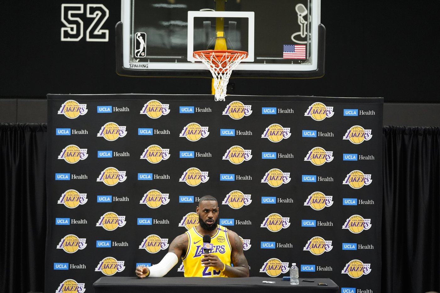 LeBron James, Anthony Davis will play in Lakers' first preseason games in Palm Springs, Redick says | iNFOnews.ca LeBron James, Anthony Davis will play in Lakers' first preseason games in Palm Springs, Redick says | iNFOnews.ca